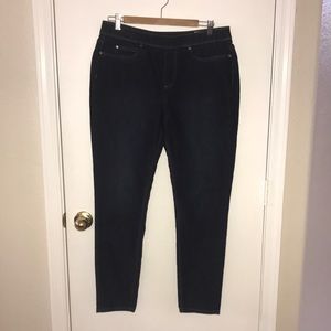 Vince Camuto Elastic waistband dark wash Vince Camuto straight leg jeans
